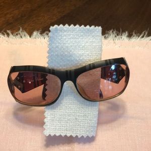 Poblano Picasso sun glasses.